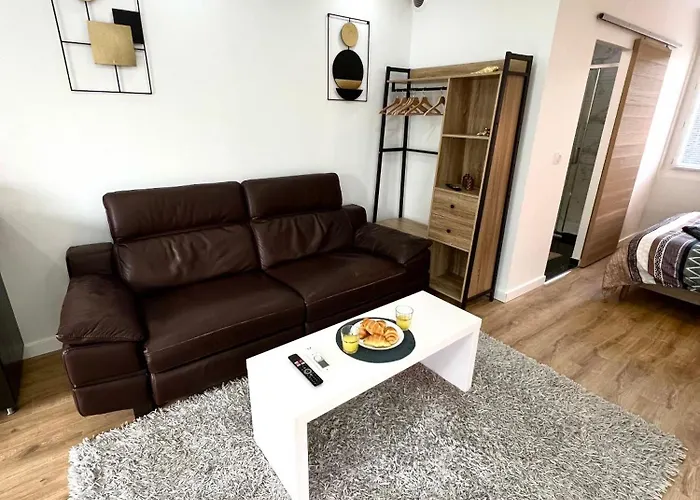 Апартаменты De Prestige Jardin Privatif Parking *