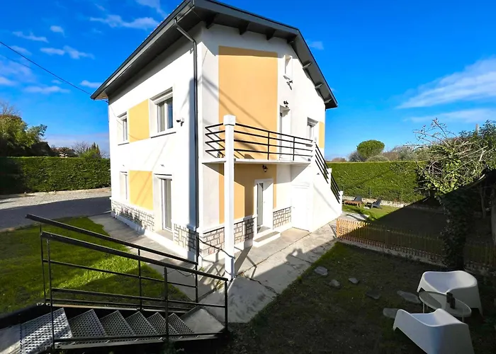 Апартаменты De Prestige Jardin Privatif Parking *